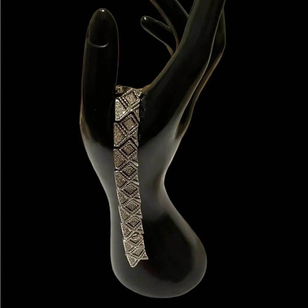 N/A this bracelet